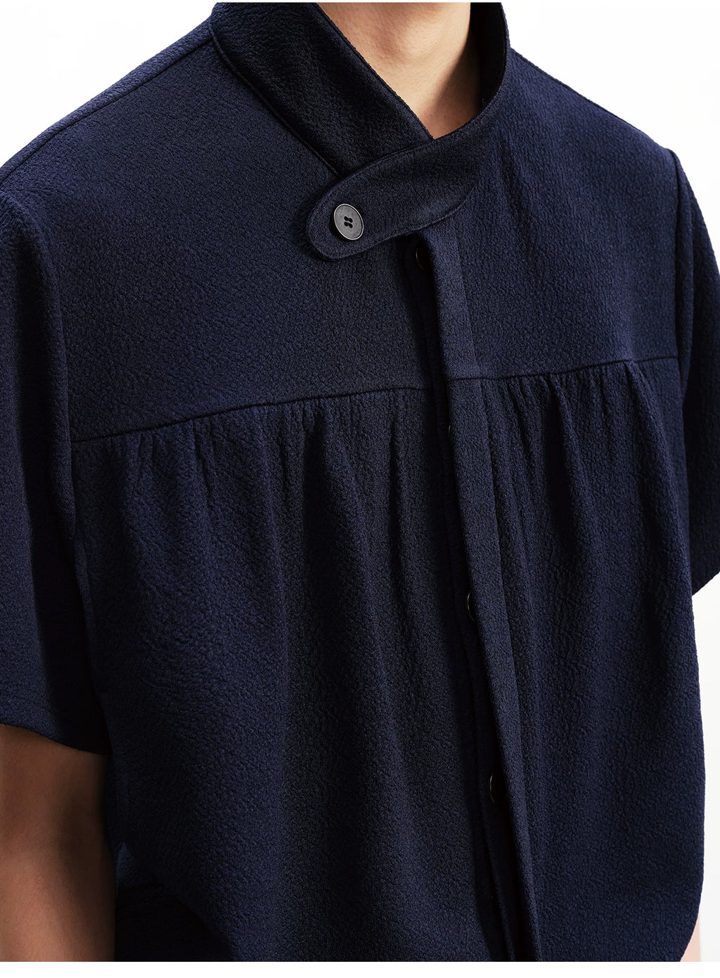 JCAESAR Stand-up Collar Pleated Short-sleeved Shirt