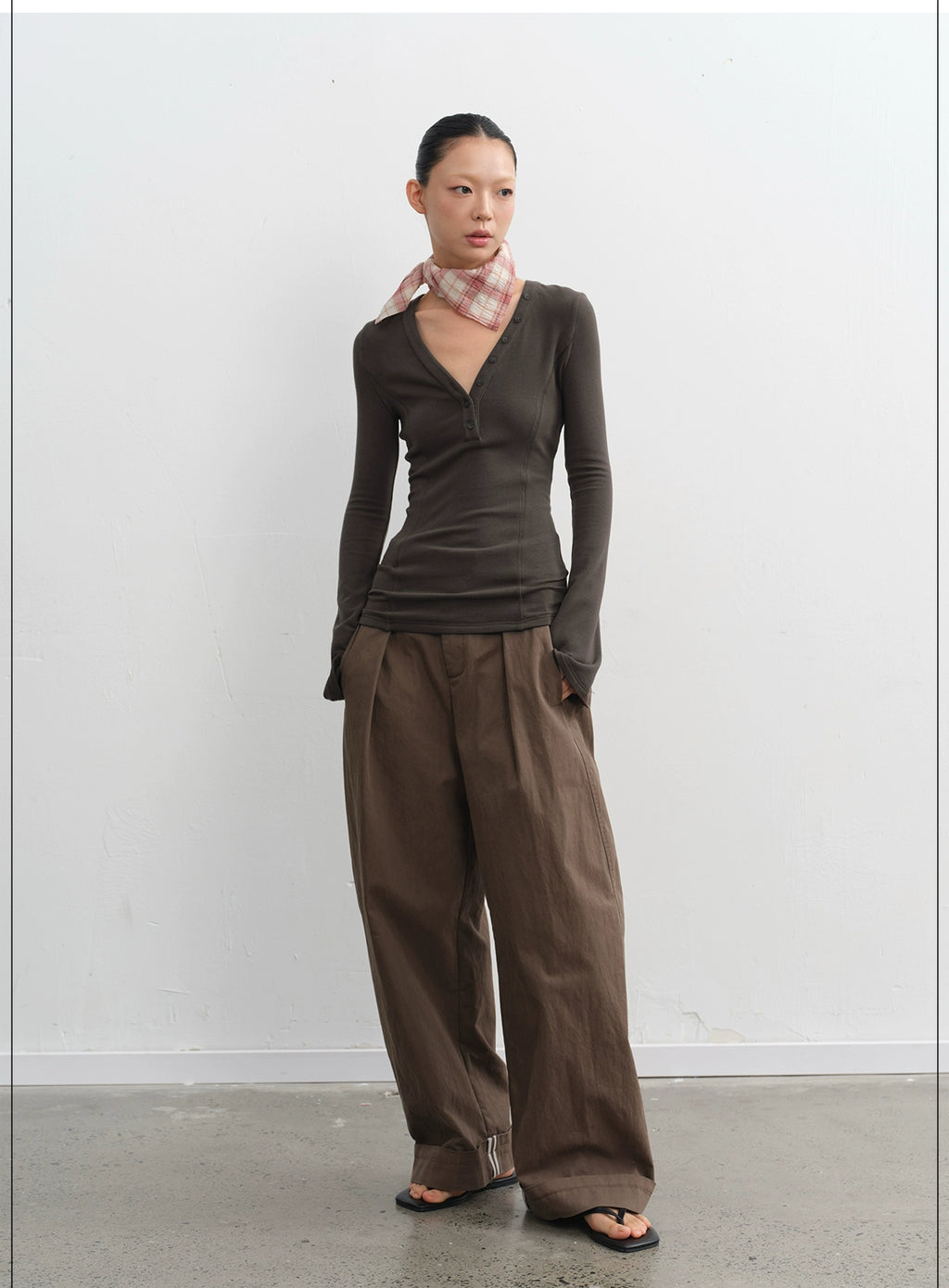 LINY LIBERTY Vintage Classic V-Neck Slim Sleeve