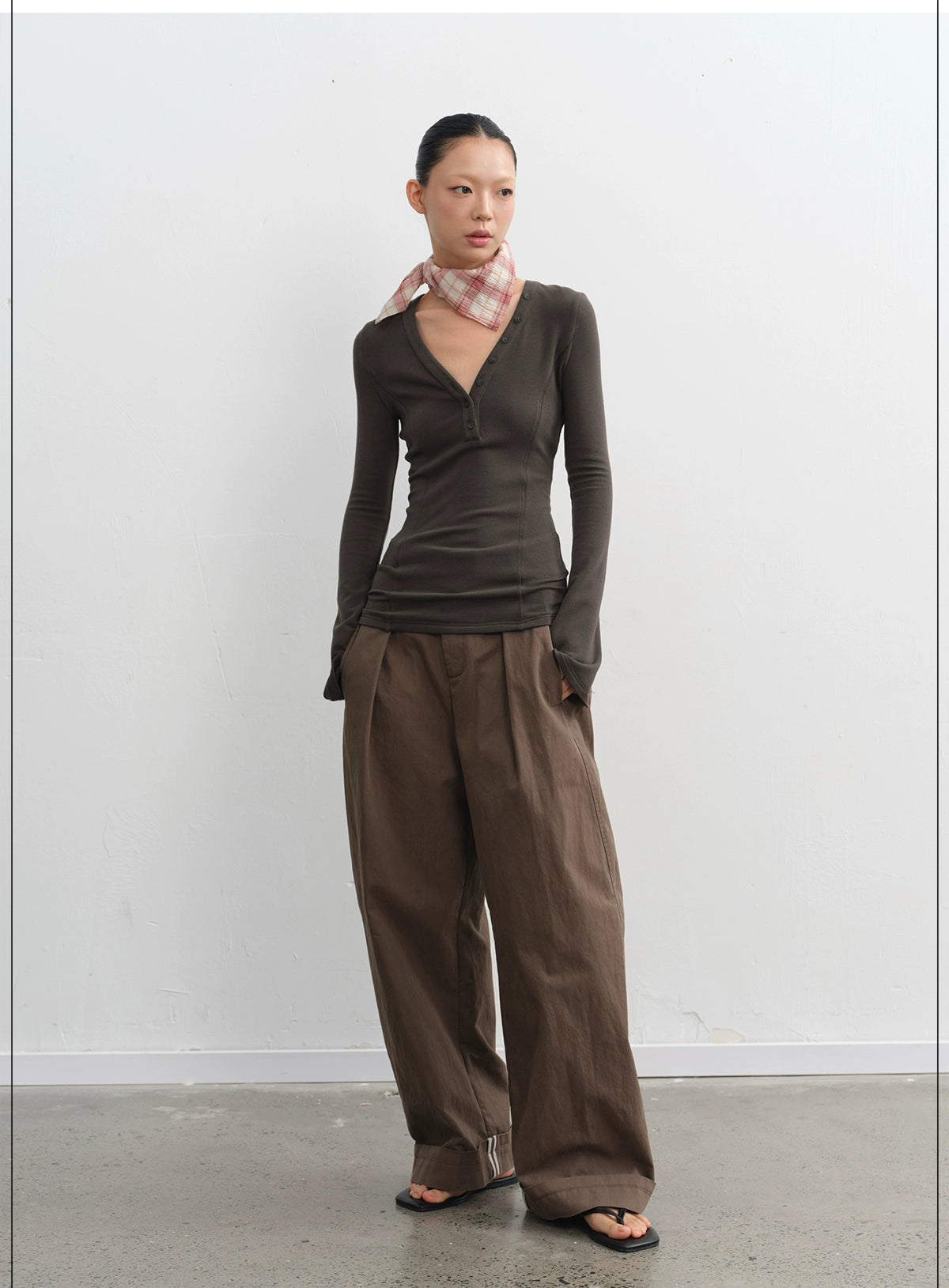 LINY LIBERTY Vintage Classic V-Neck Slim Sleeve