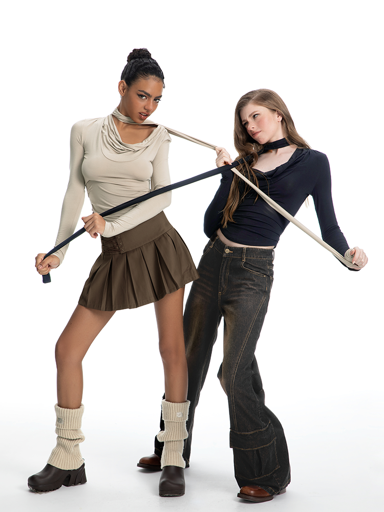 ABMY Swinging Neck Pleated Slim Fit Long Sleeve