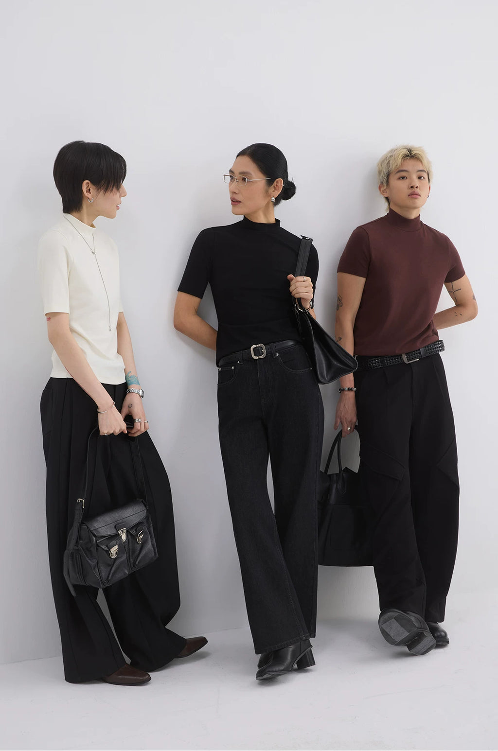 Sameuoo Small Turtleneck Shoulder Tee