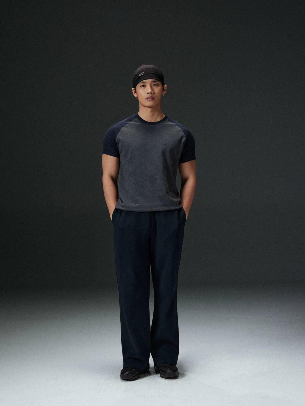 AFTERGLOW Contrast Color Shoulder Sleeve Slim Tee