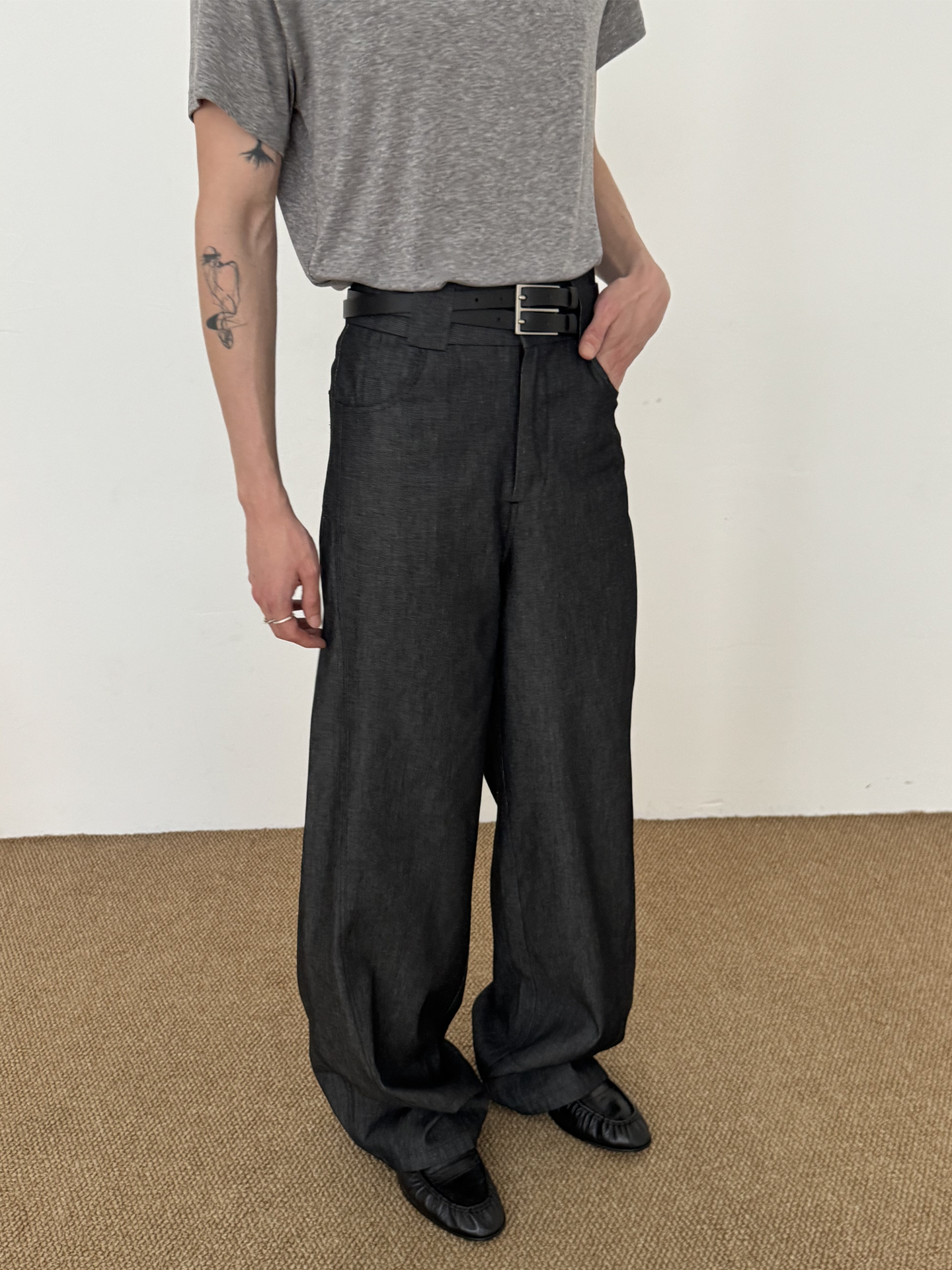 COLN Casual Thin Tapered Jeans