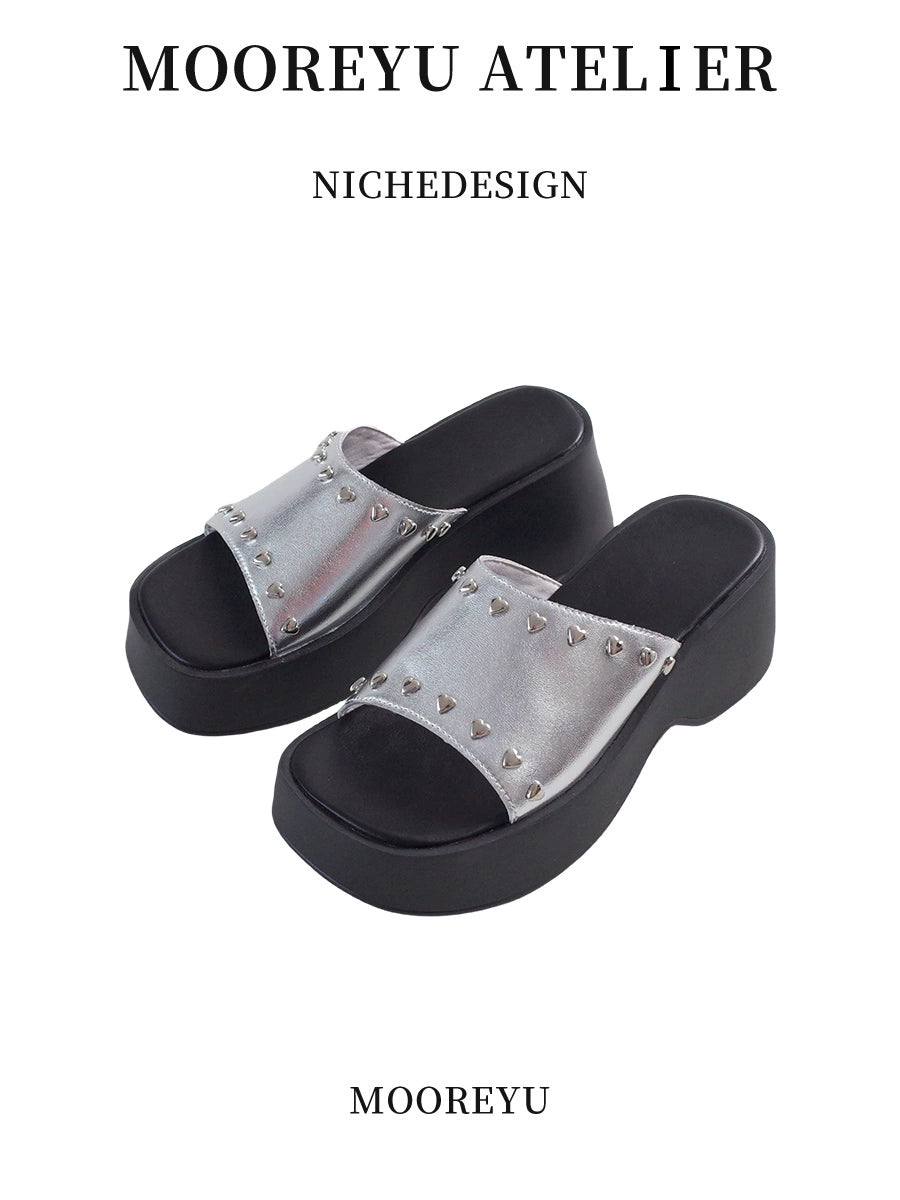 Mooreyu Heightening Muffin One-word Rivet Slippers