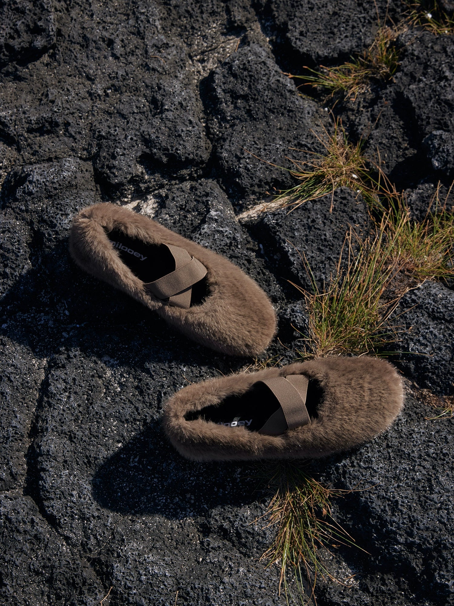 Milooey Cross Strap Out Fluffy Shoes