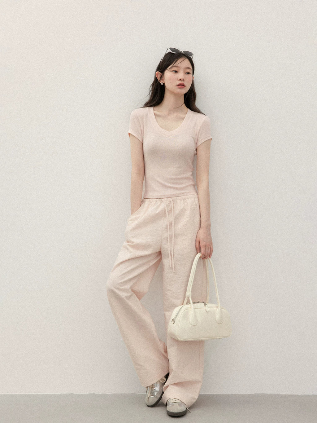 Cantonstory V-neck Shoulder Slim Tee