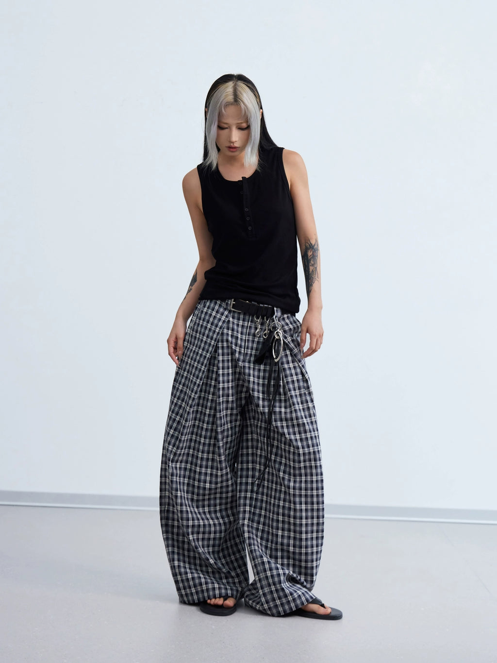 PEOPLESENSE Henry Collar Slim-fit Sleeveless Vest