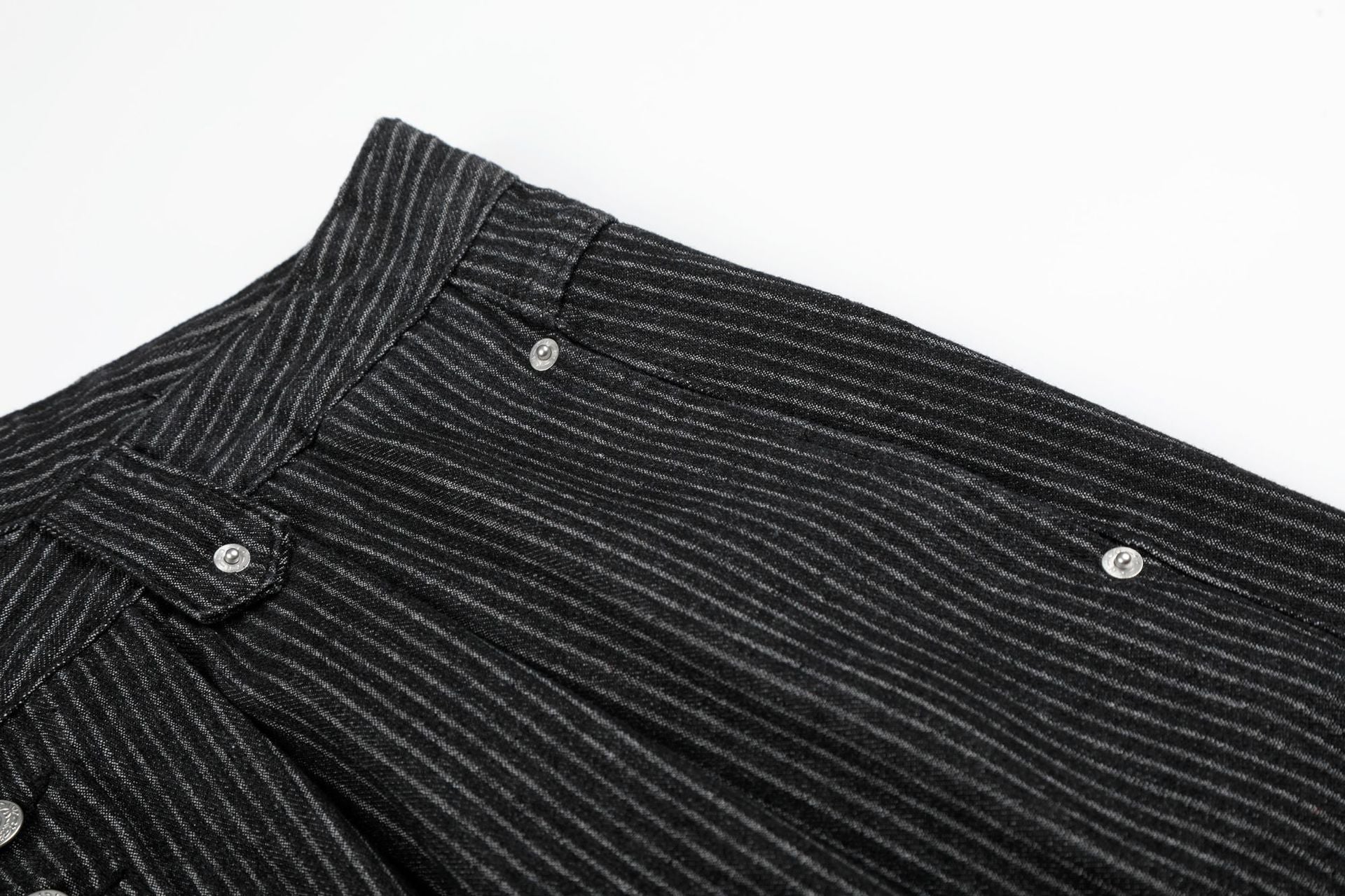 11KN Vintage Striped Pleated Cropped Jeans