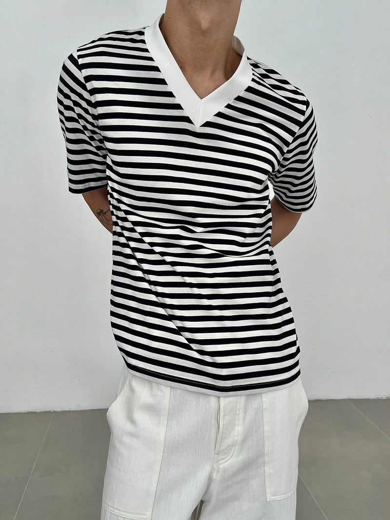 COLN Versatile V-neck Striped Tee