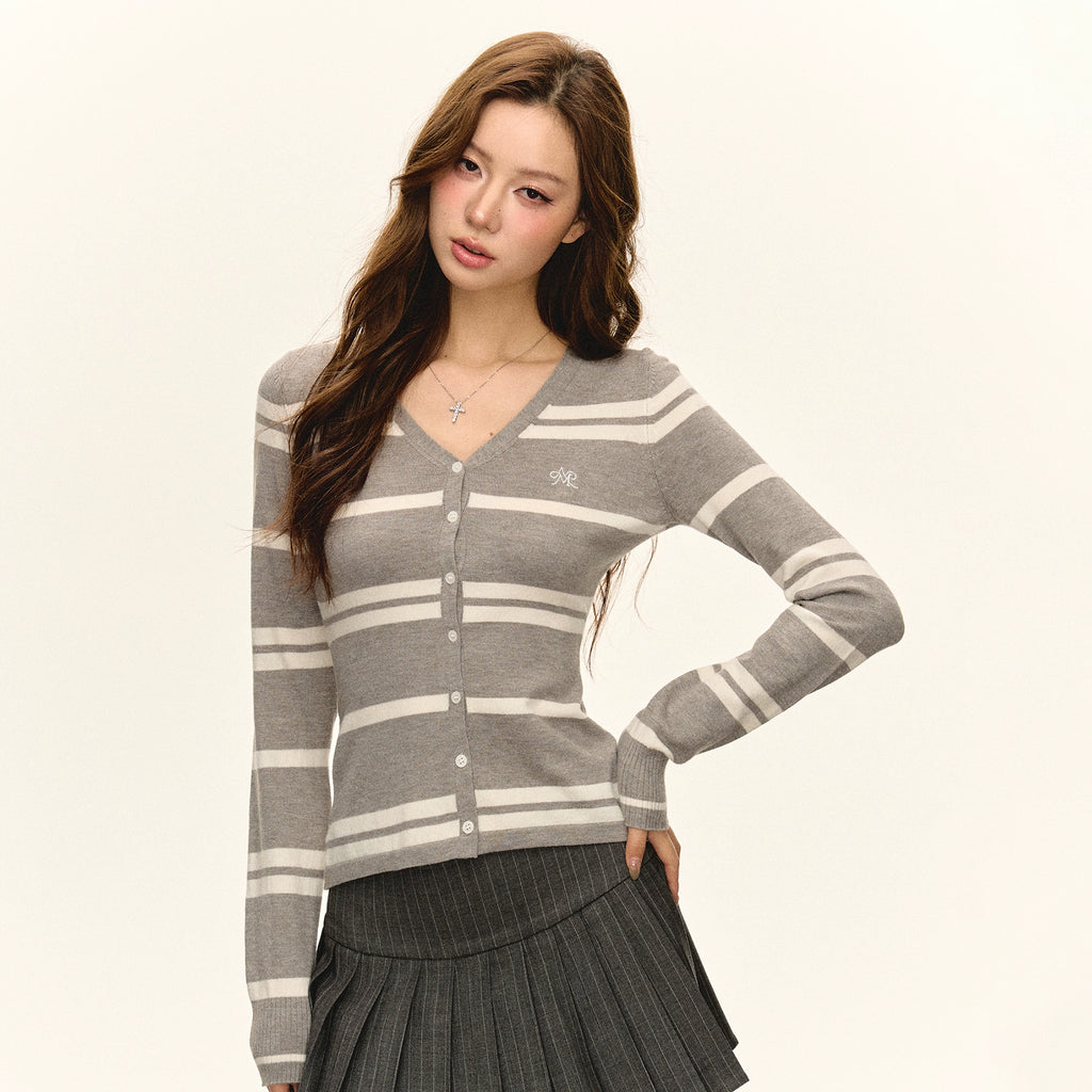 Ariseism Vintage V-Neck Knitted Cardigan