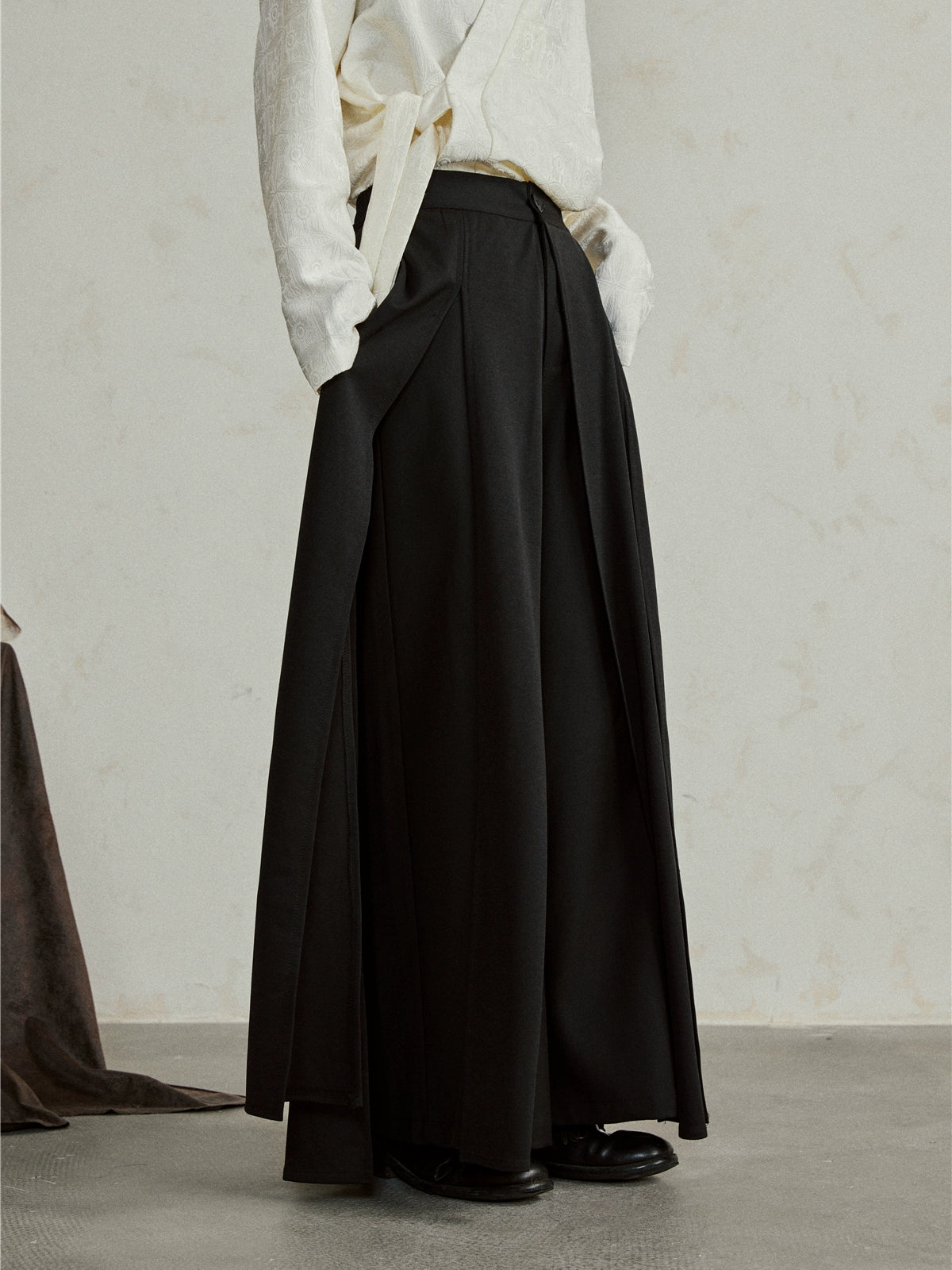 SUNYVONNE Drape High-waisted Slacks Skirt