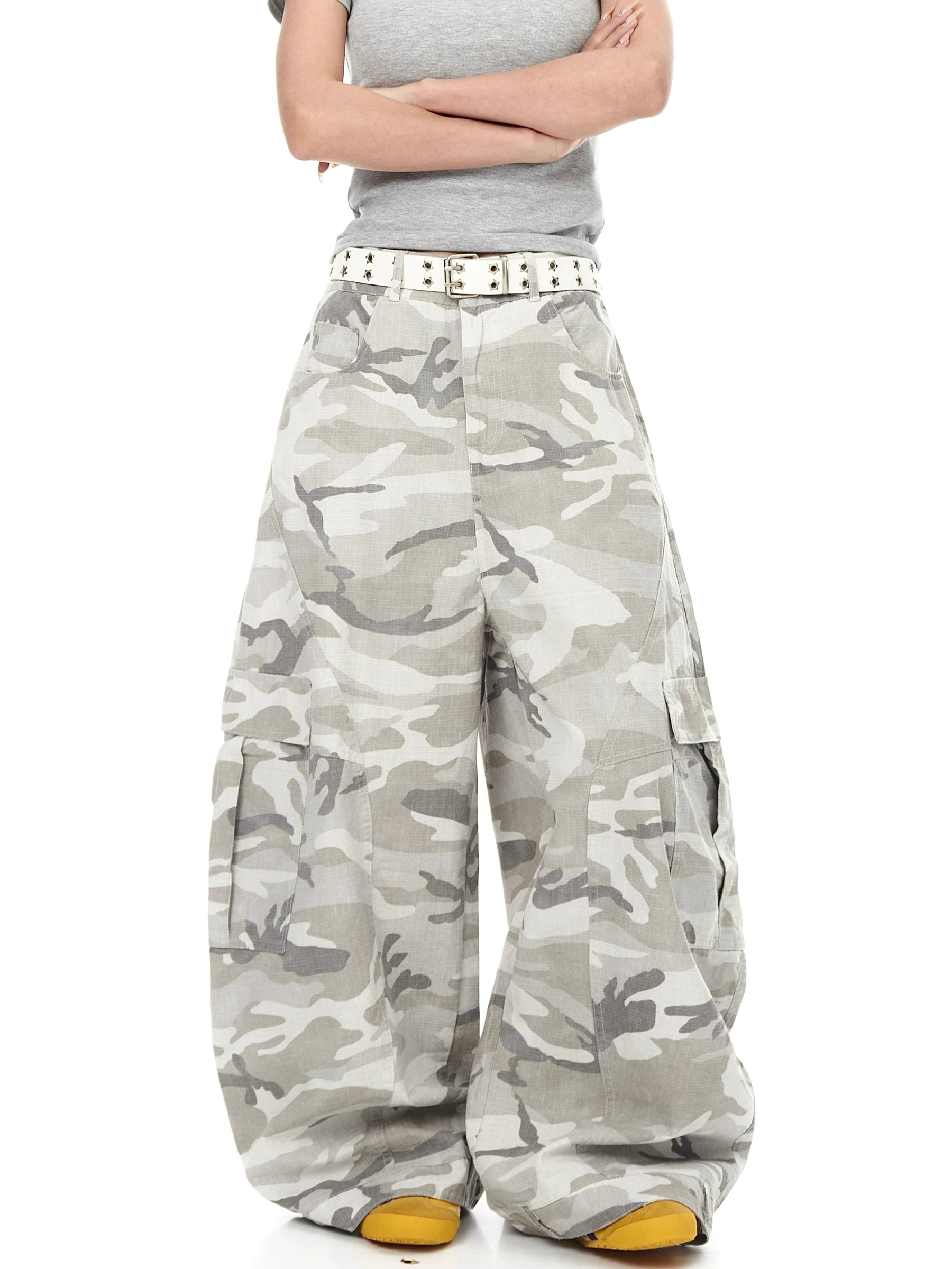 BLACKLISTS Vintage Multi-pocket Camouflage Scimitar Cargo Pants