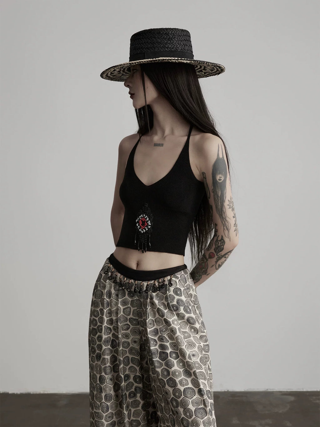 INDULGE Hand-woven Bead-knitted Slim-fit Short Vest