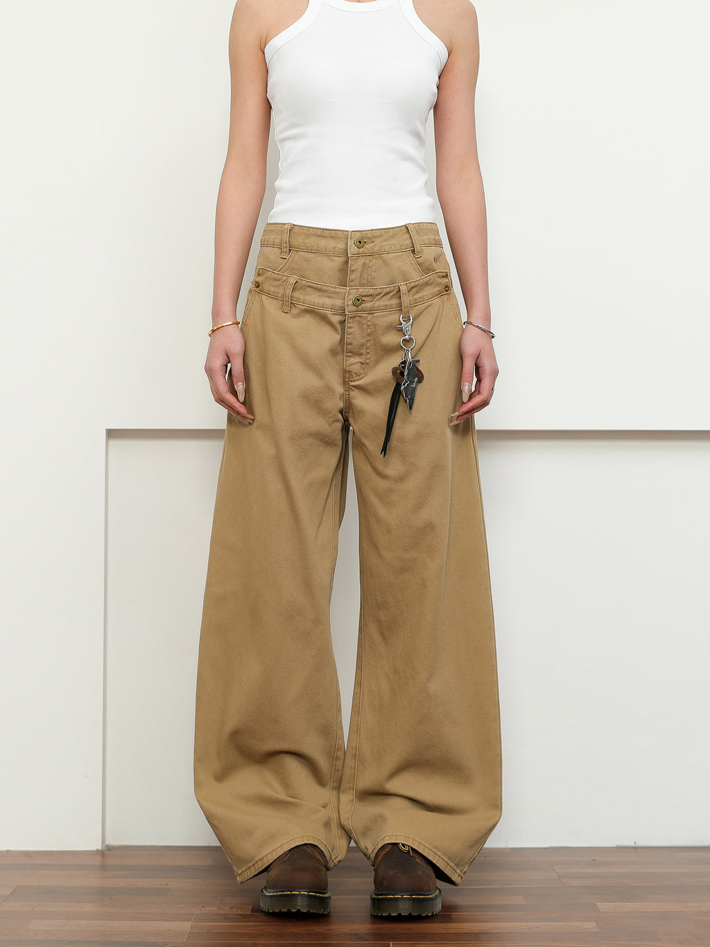 FLYOFF Bàrn double waisted straight-leg pants