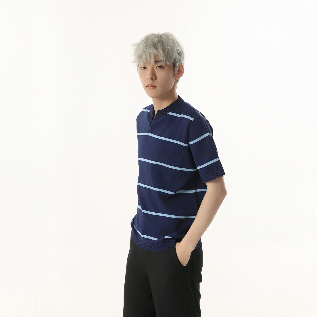 MTLCLOTHES Vintage V-neck Contrasting Striped Knitted Tee
