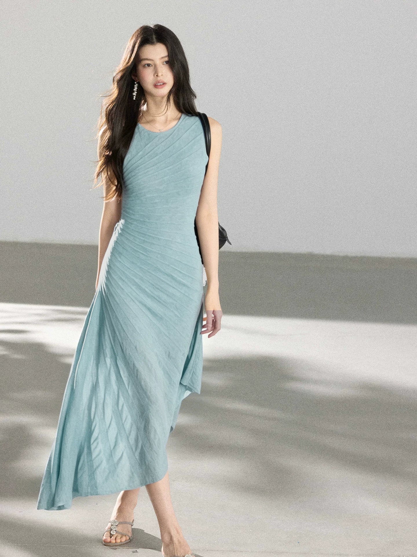 TYANG High-end Temperament Sleeveless Diagonal Pleated Dress