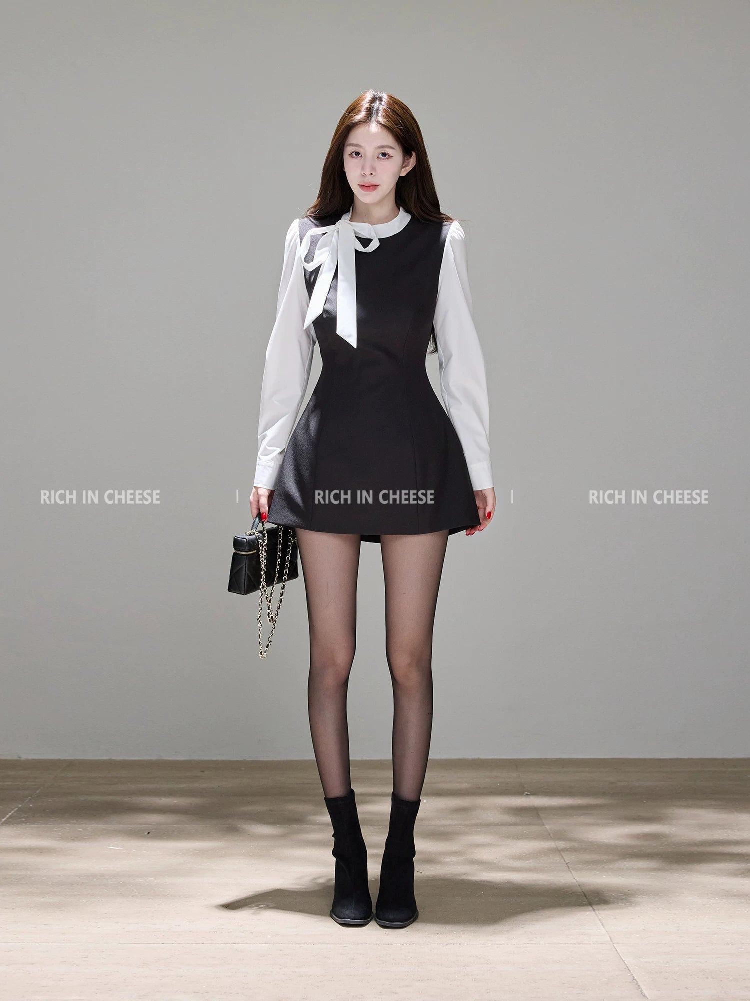 RICH IN CHEESE Lace-up Fake Two-piece Contrasting Dress