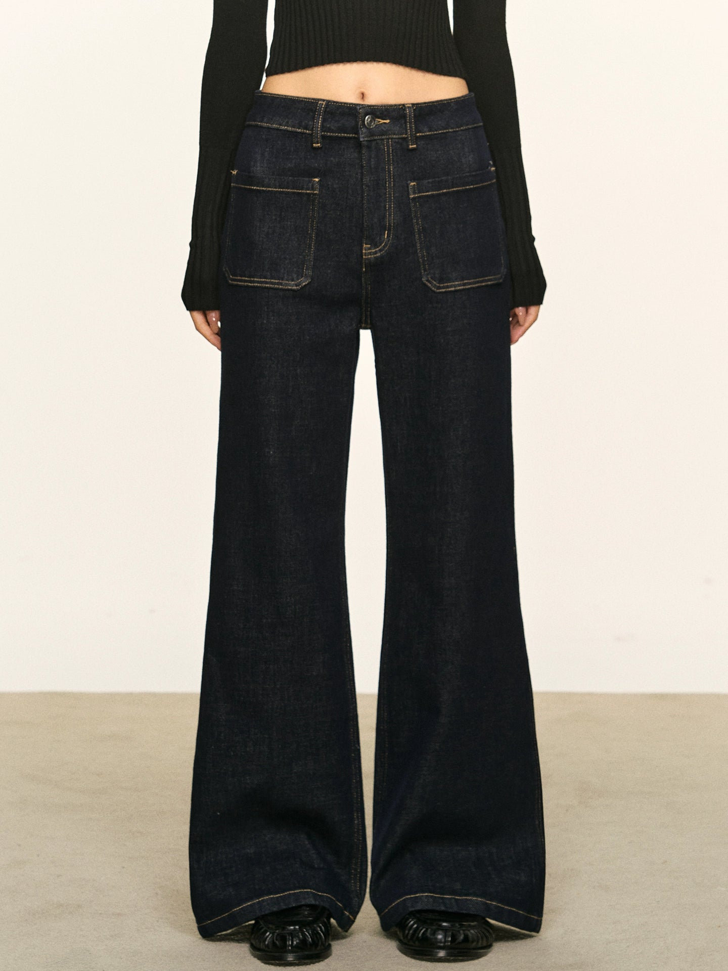 Anna Aneae Mid-rise Straight Jeans