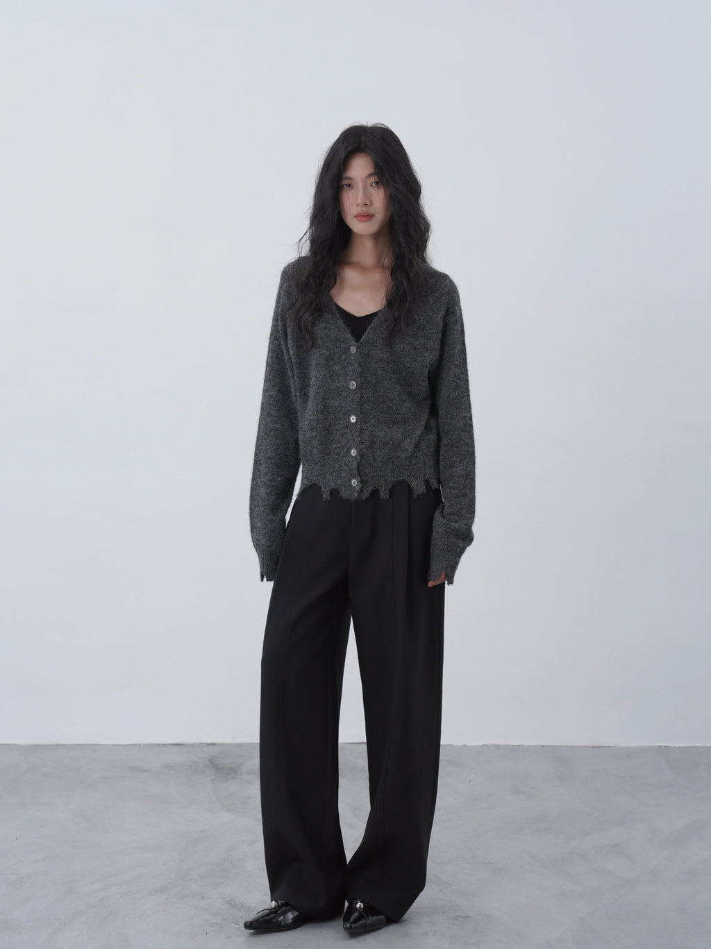 EIGHTHMONTH V-neck Loose-fitting Rough-knit Cardigan