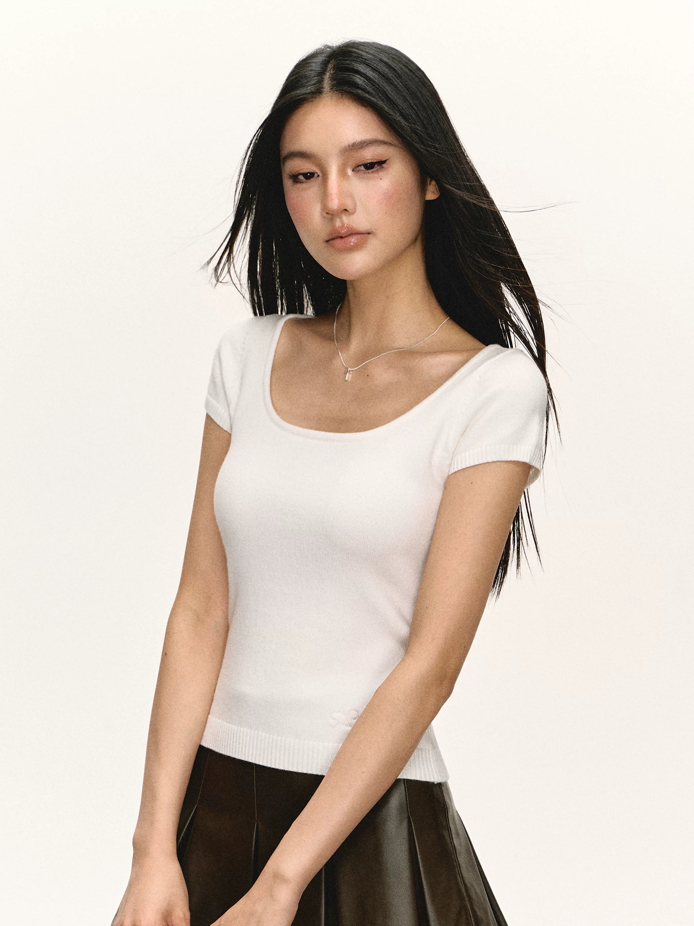 Ariseism Vintage Back Hollow Butterfly Knitted Tee