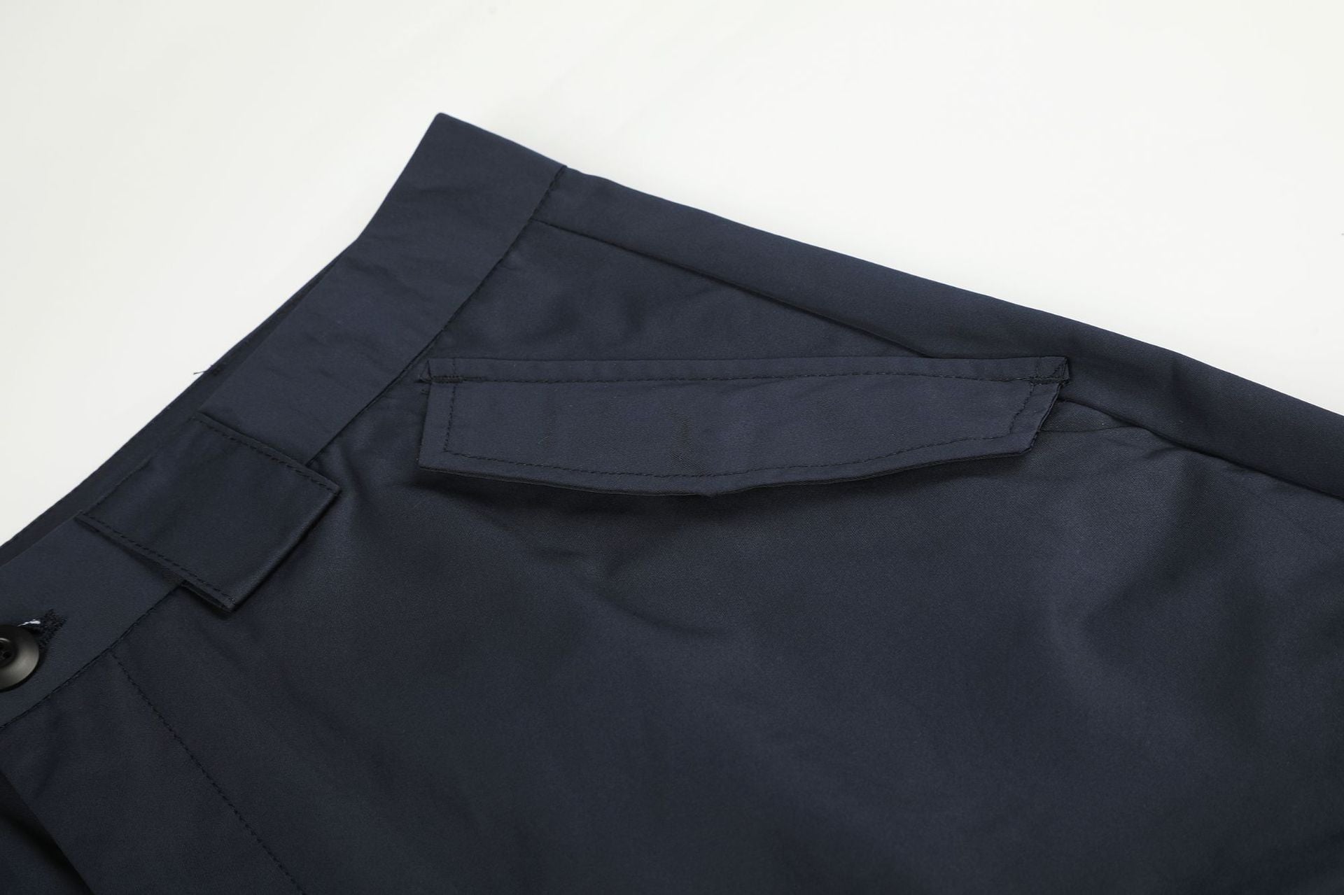 11KN Loose Laminated Large Pocket Reflective Straight Pants