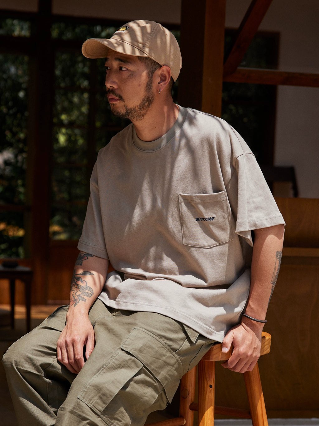 DESICCANT Embroidery LOGO Silhouette Loose Tee