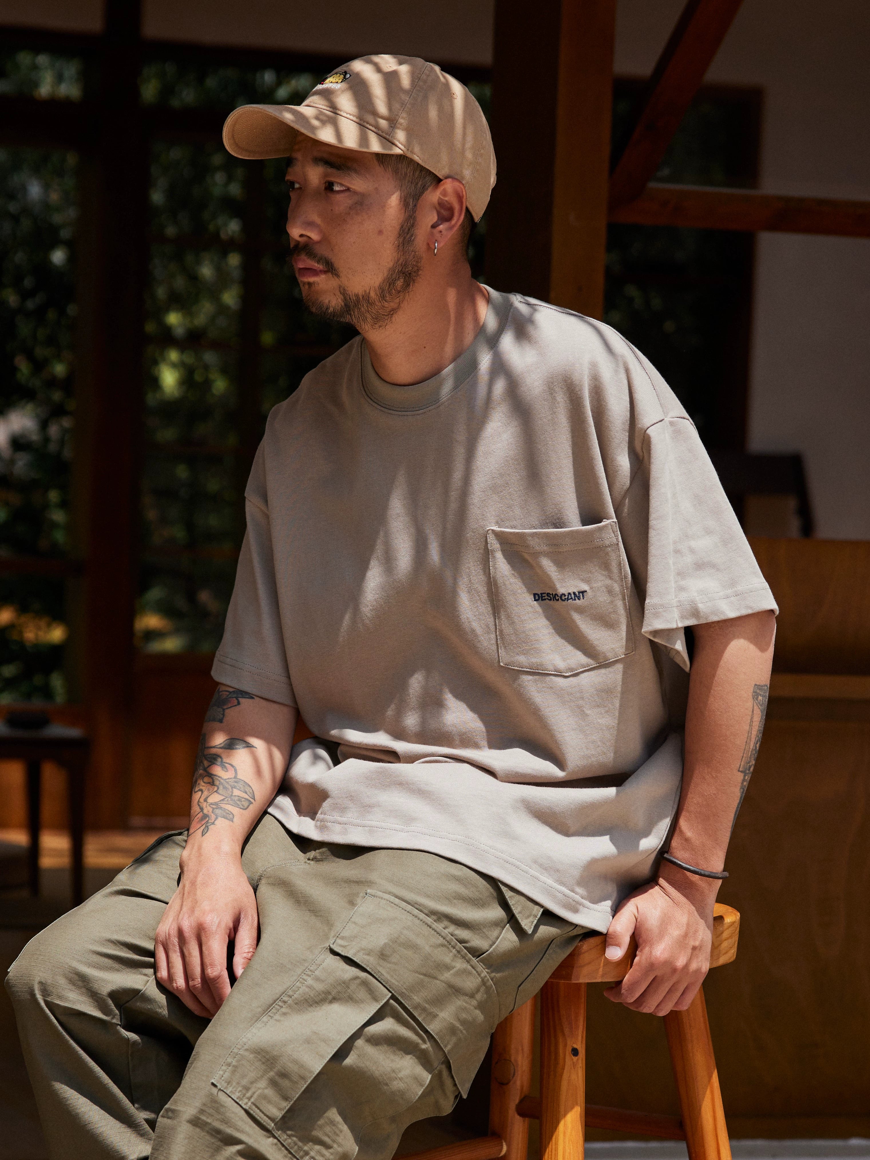 DESICCANT Embroidery LOGO Silhouette Loose Tee