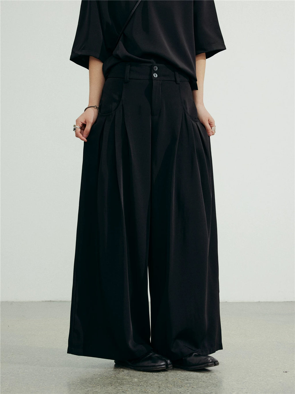 SUNYVONNE Minimalist High-waisted Wide-leg Trousers