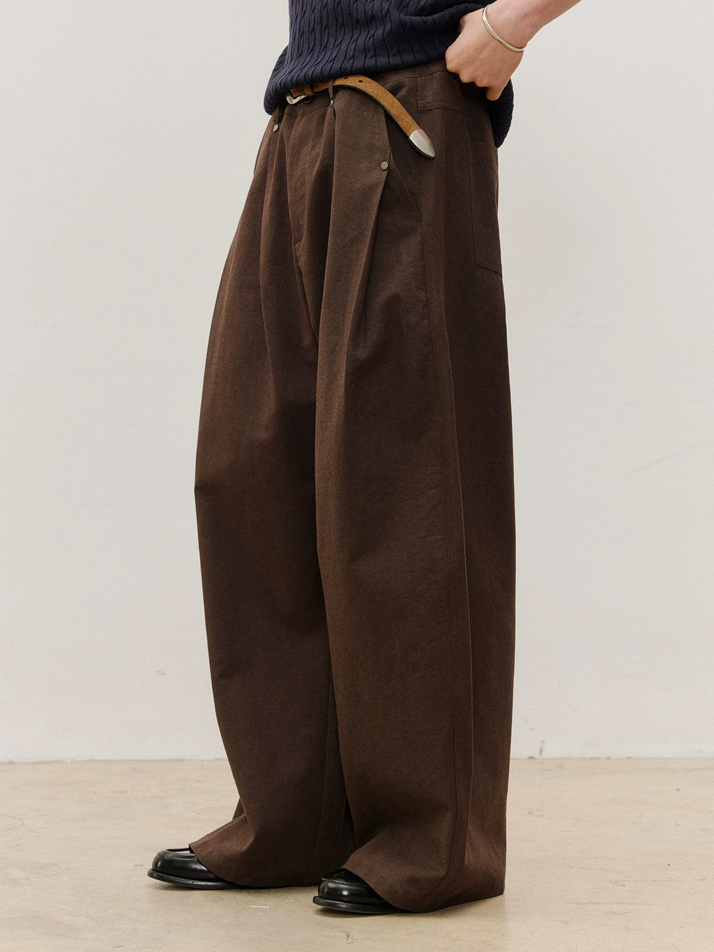 LR Double-pleated Rivet Casual Pants
