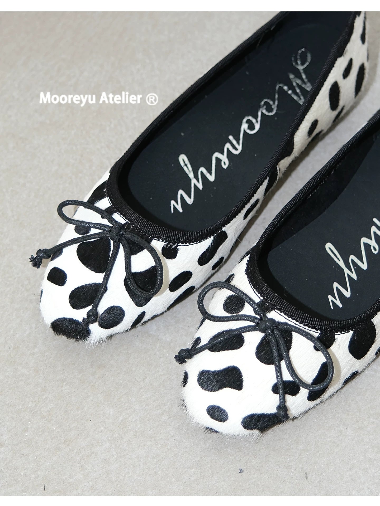 Mooreyu Polka Dot Bow Light Mouth Flat Shoes