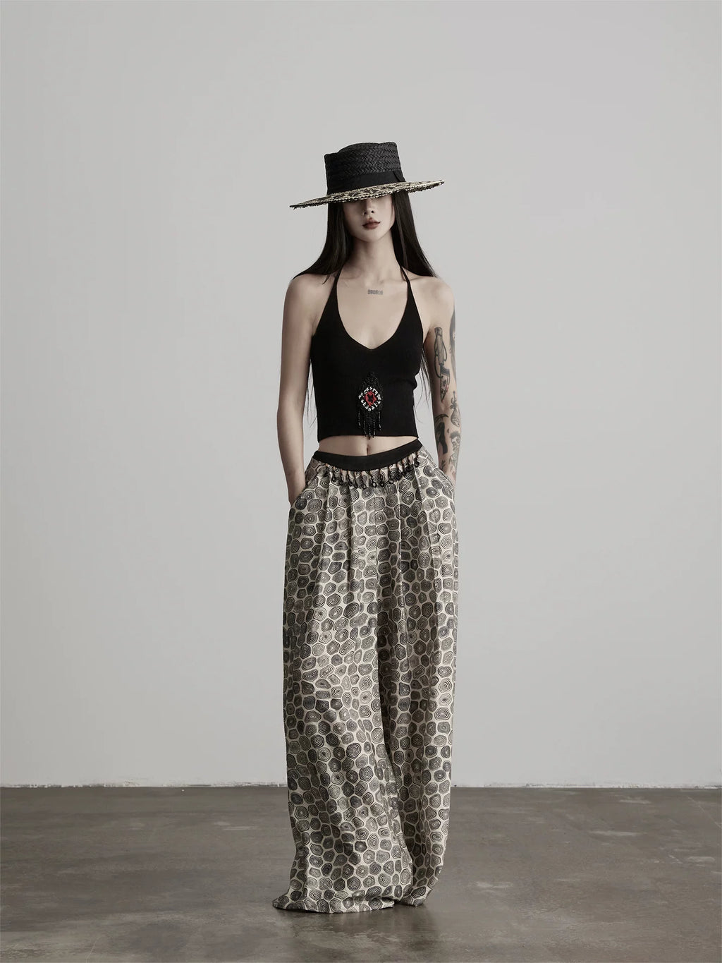 INDULGE Hand-woven Bead-knitted Slim-fit Short Vest
