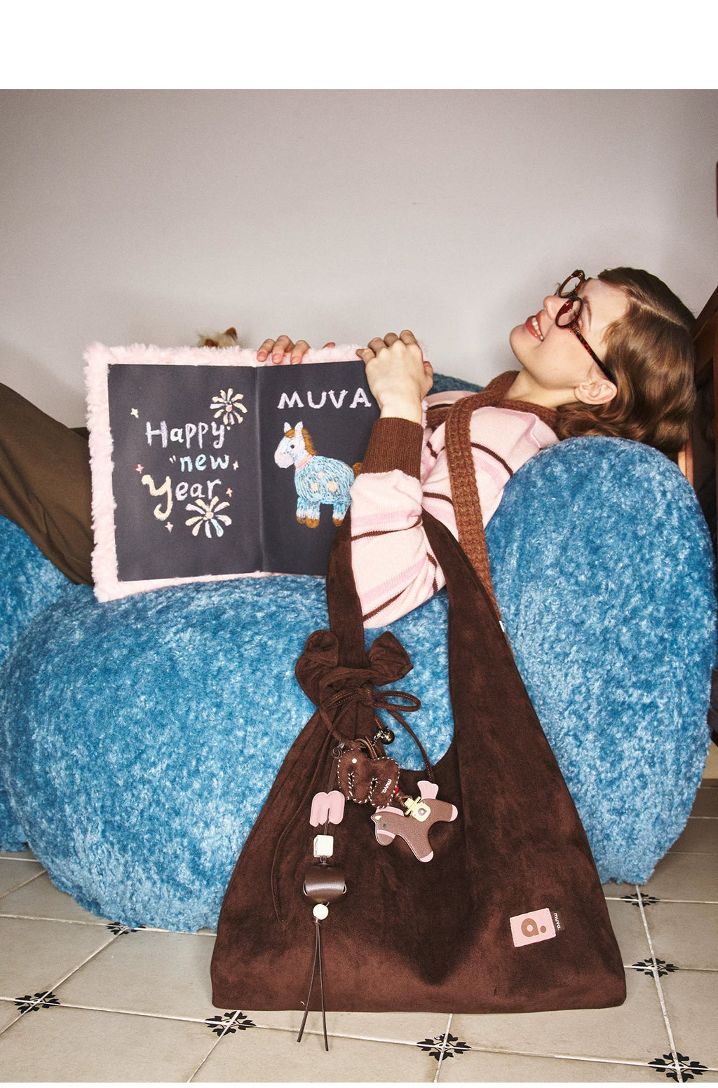 MUVA Large Capacity Triangle Shoulder Bag