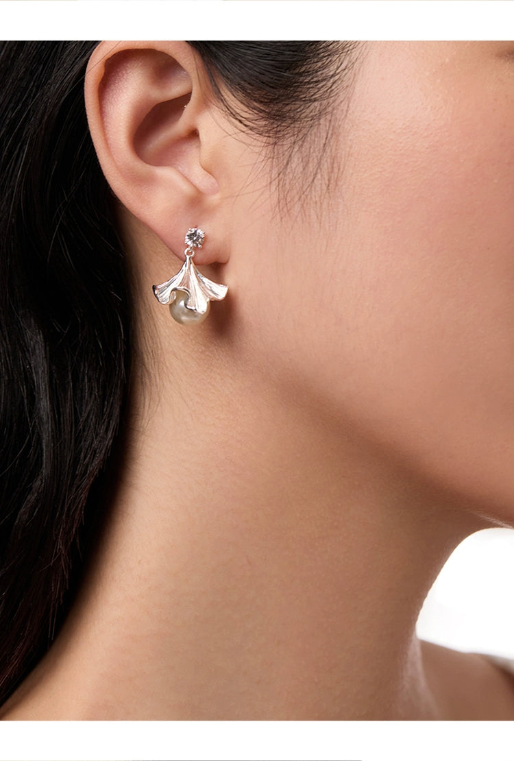 ZEGL Pearl Flower Stud Earrings