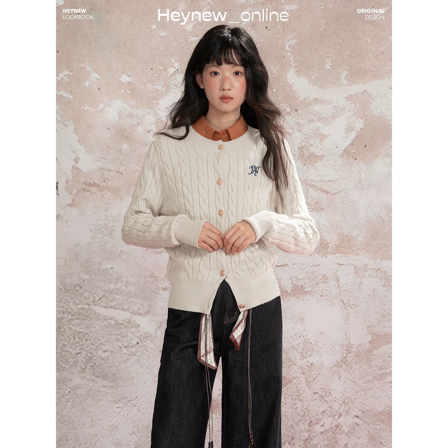 LOVEHEYNEW Embroidered Twisted Crew-neck Knitted Cardigan