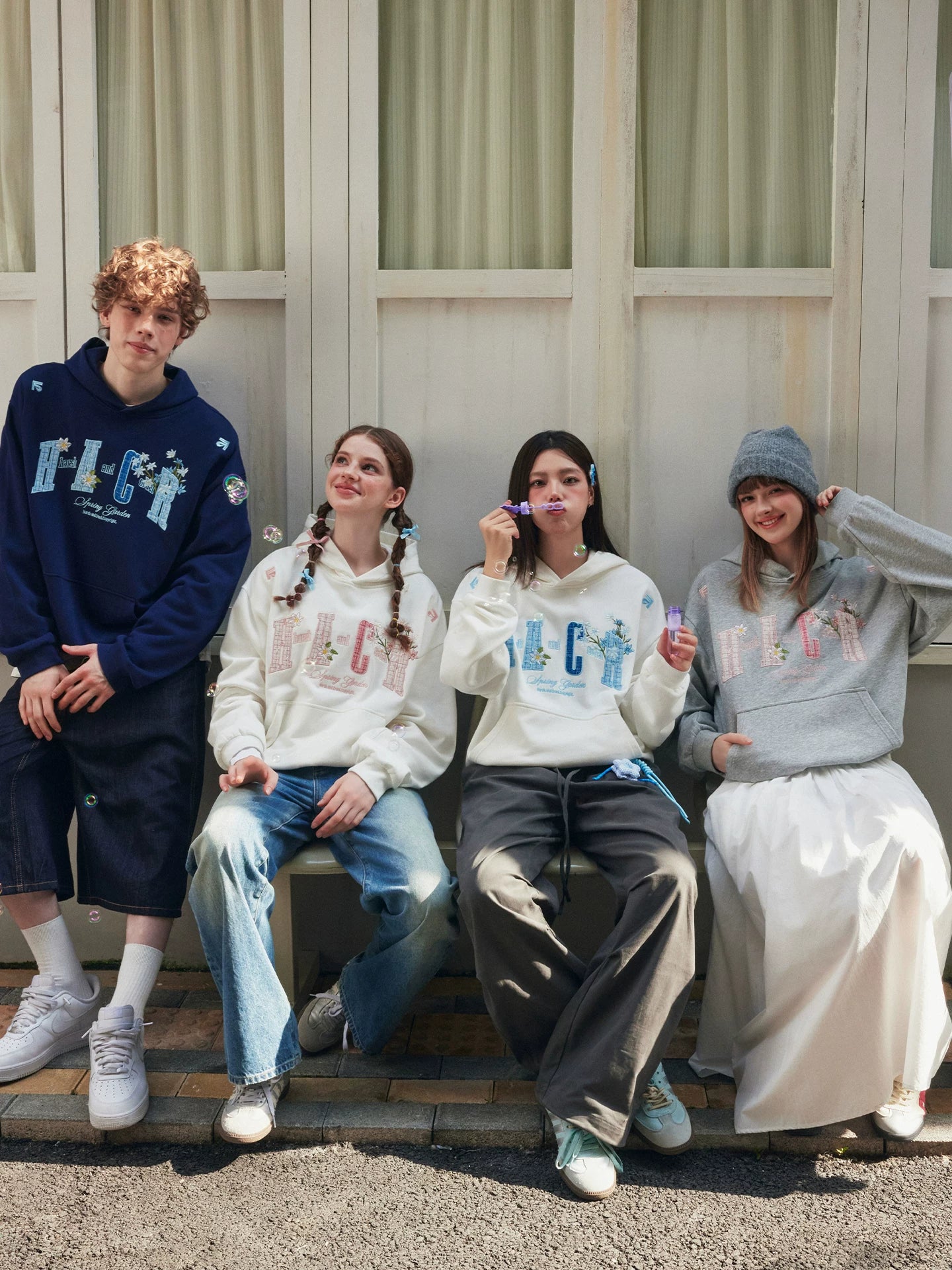 HACR Loose-embroidered Hooded Sweater