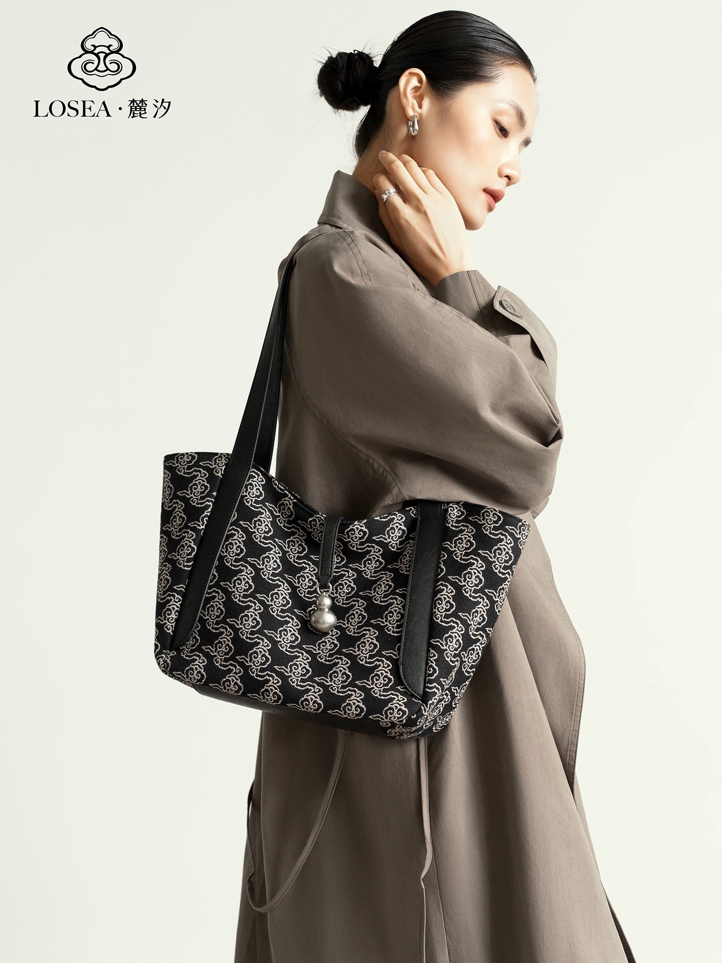 LOSEA Versatile Embroidered Vegetable Basket Tote Bag