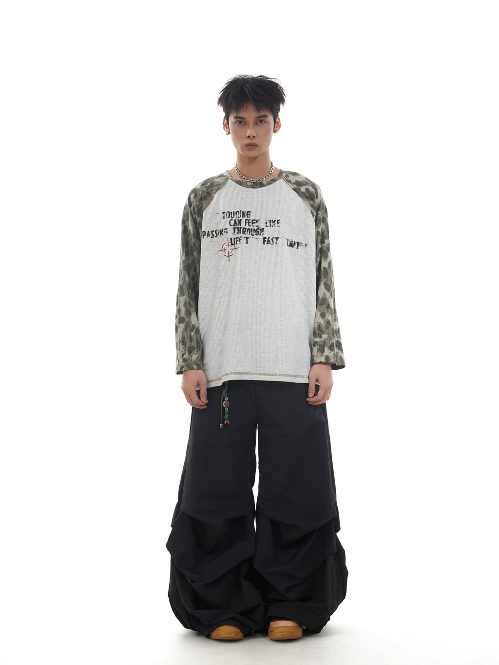 BTSG camouflage splicing ripped shoulder long sleeve Tee