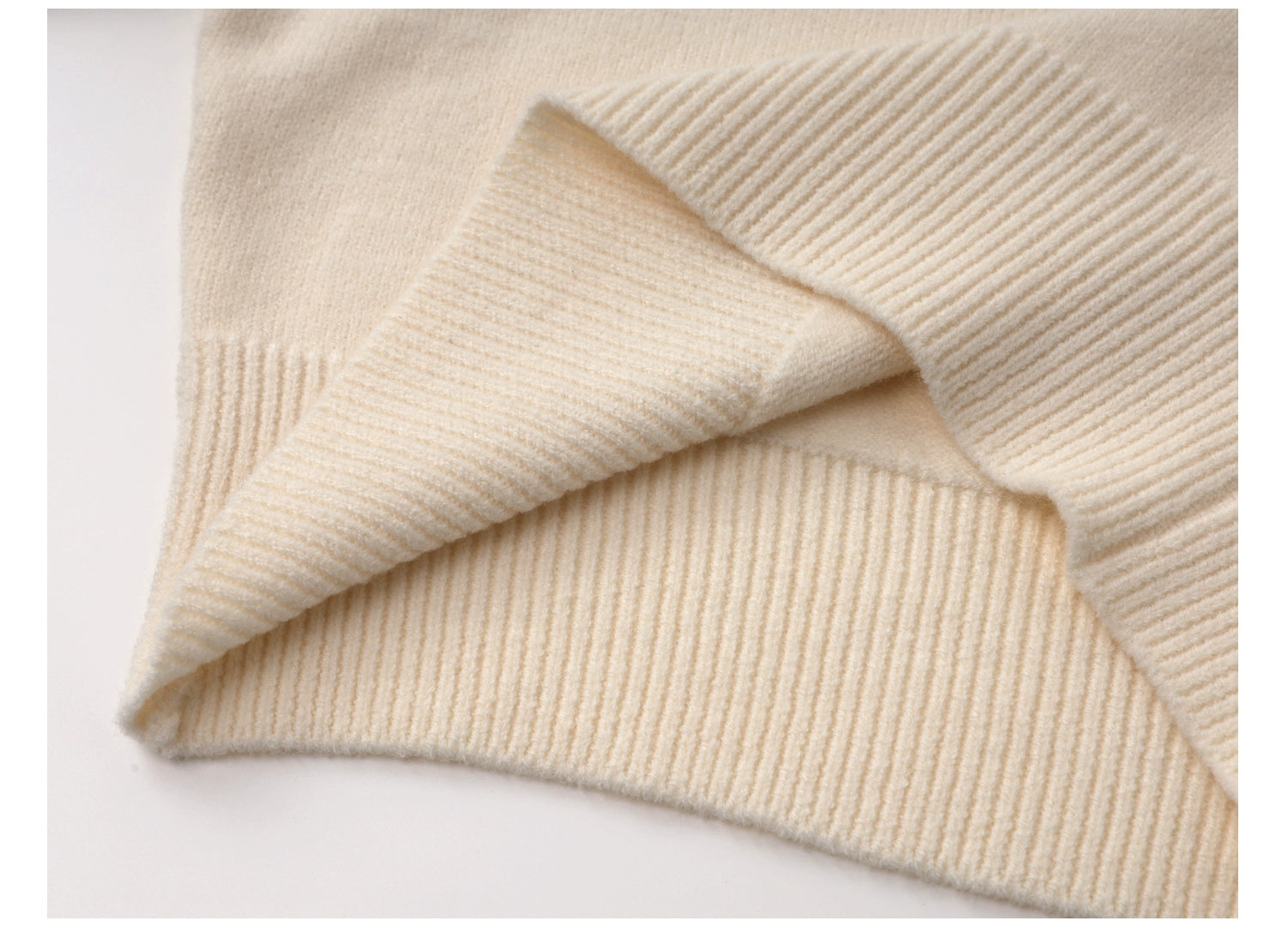 EIGHTHMONTH Vintage Crew Neck High Waist Knitted Sweater
