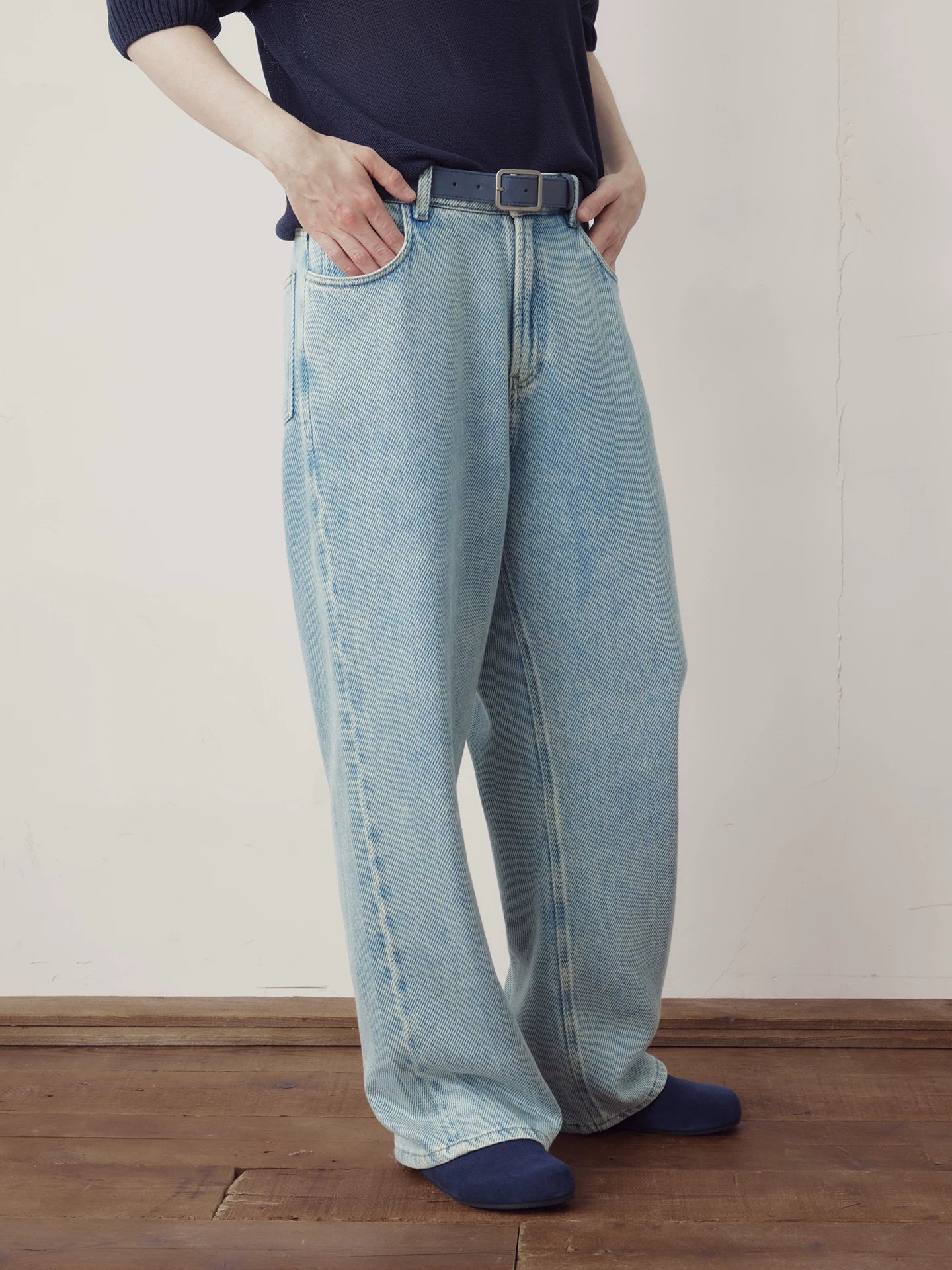 COLN Simple Loose Straight Jeans