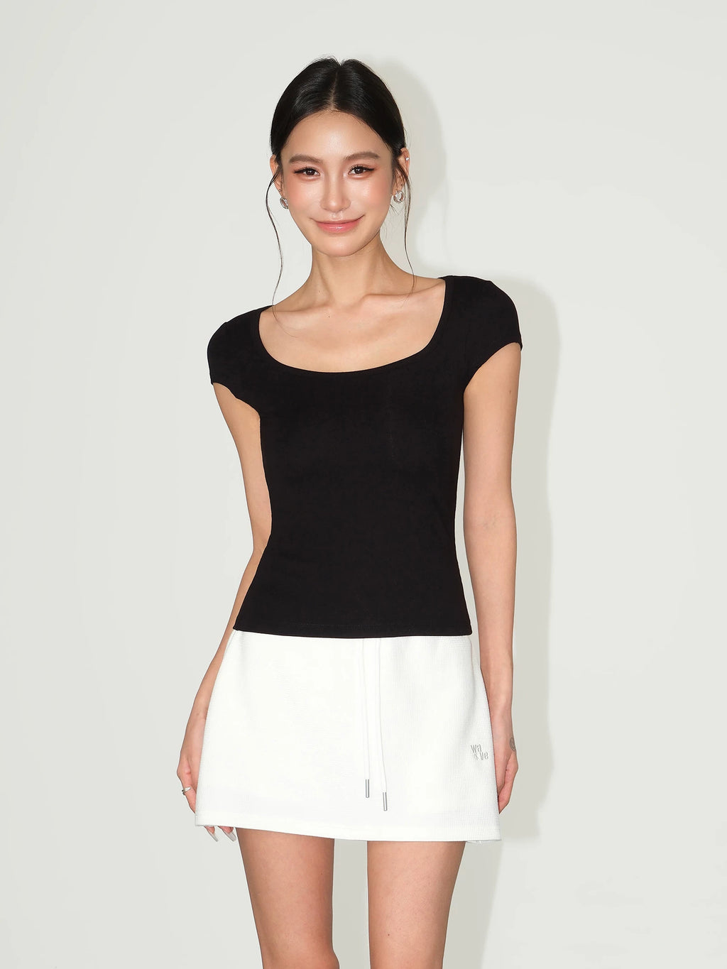 NEVA HU Simple Square Neck Straight Shoulder Thin Tee