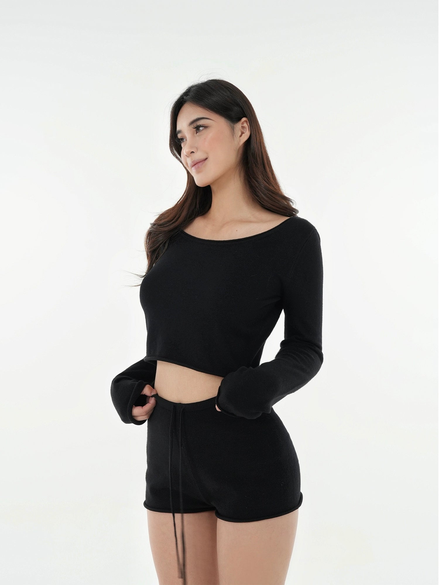 Jim Kennet Large Neckline Curled Short Long Sleeve Knitted Shorts Set