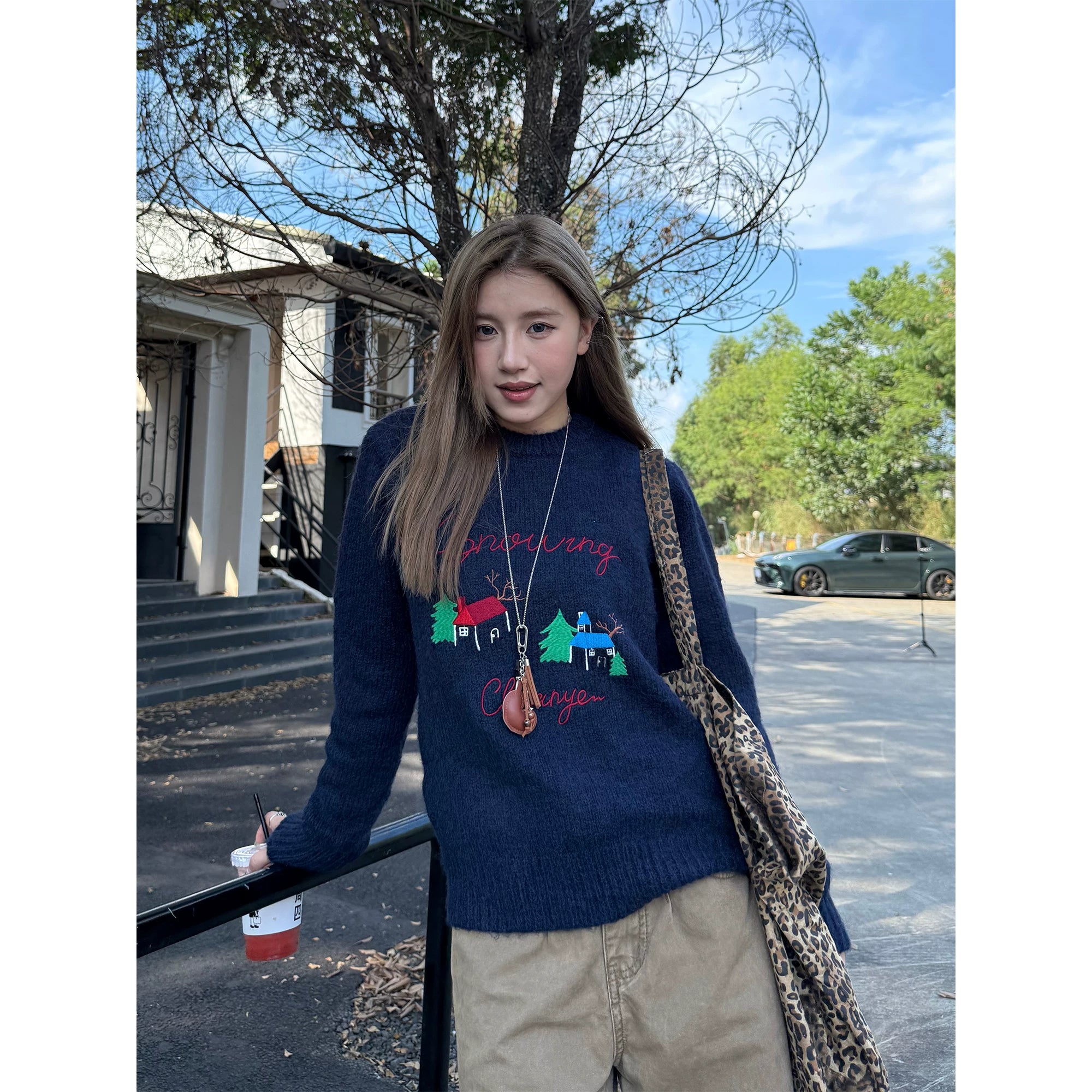 CCYE Vintage Embroidered Crew Neck Pullover Knitted Sweater