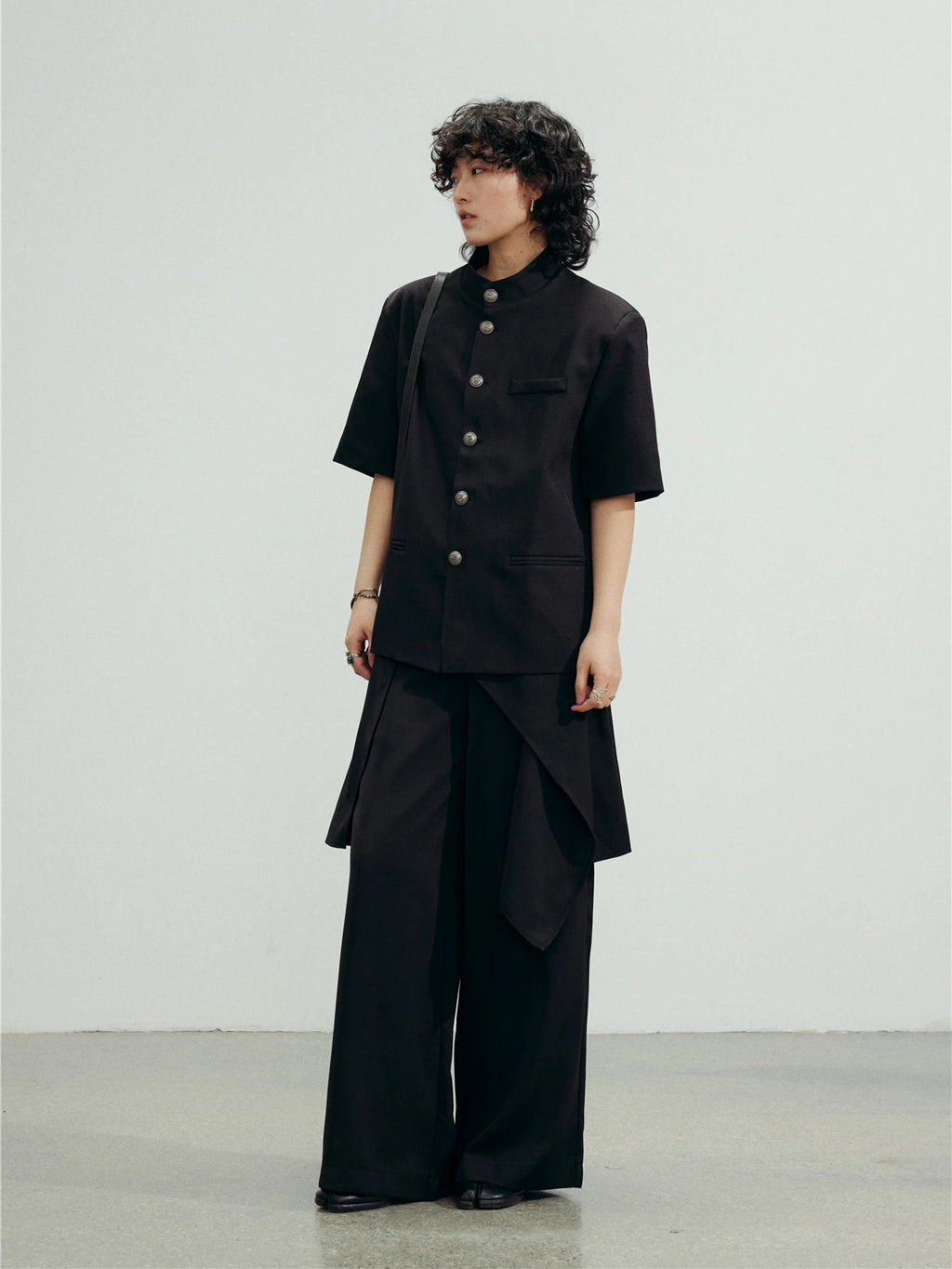 SUNYVONNE Stand-collar, Padded-shoulder Short-sleeve Blazer