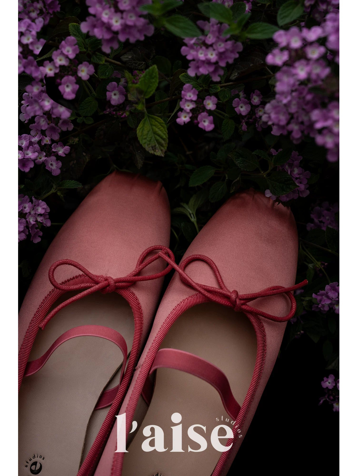 L'aise Silk Pleated Shoes