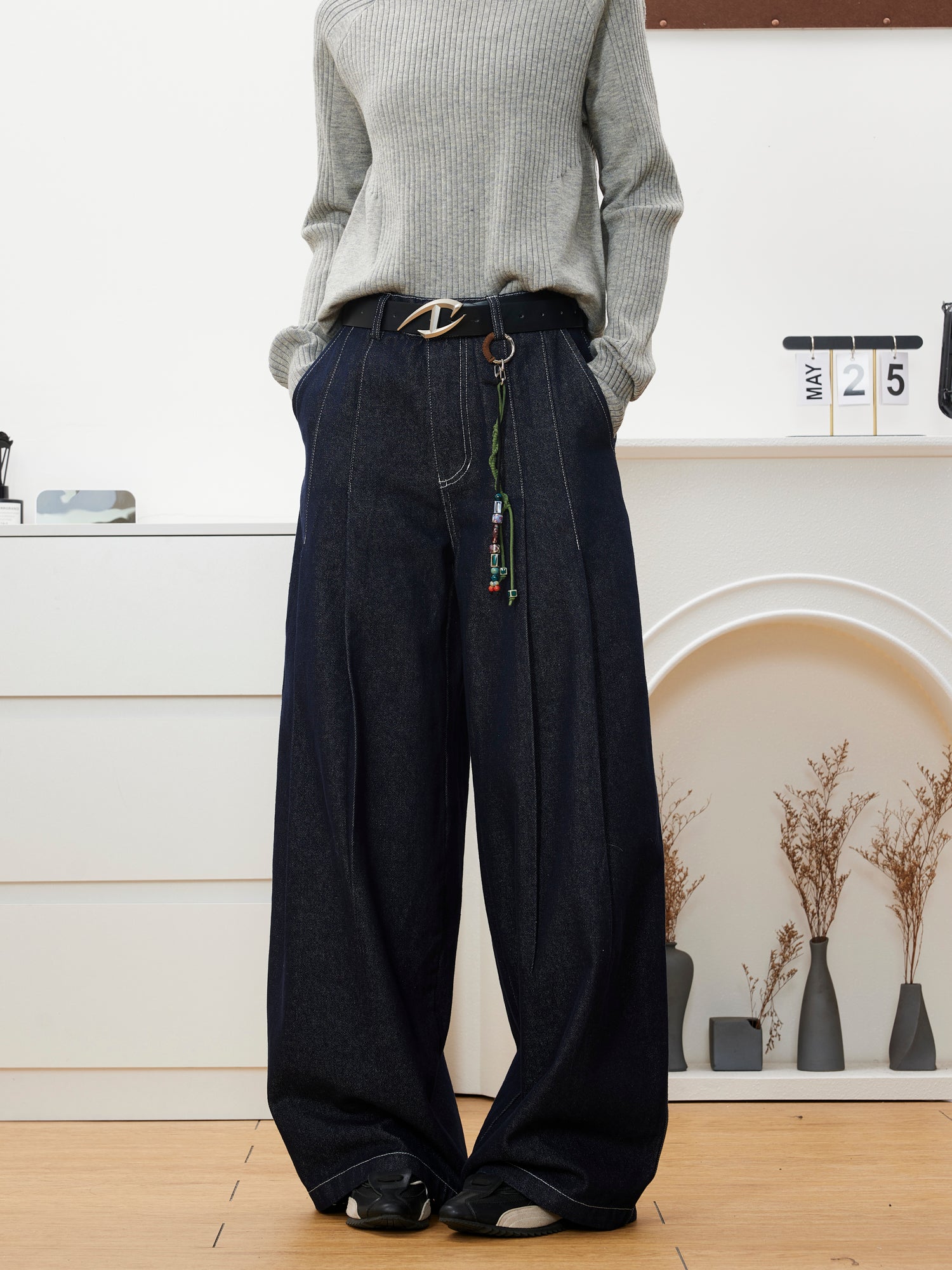 (Clearance) BTSG waist pleated scimitar RAW jeans