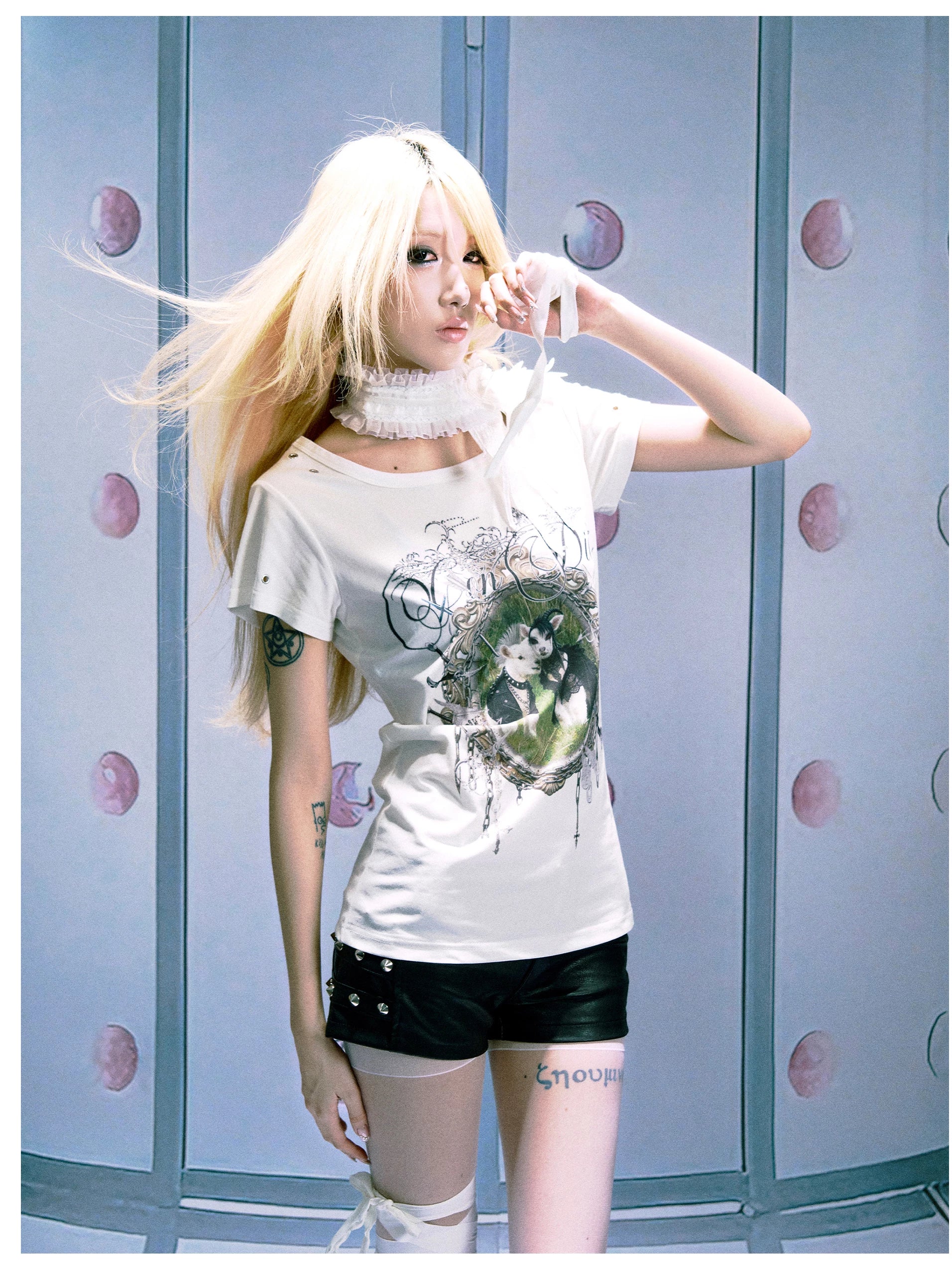 PAIKI Slim Body Front Shoulder Casual Tee