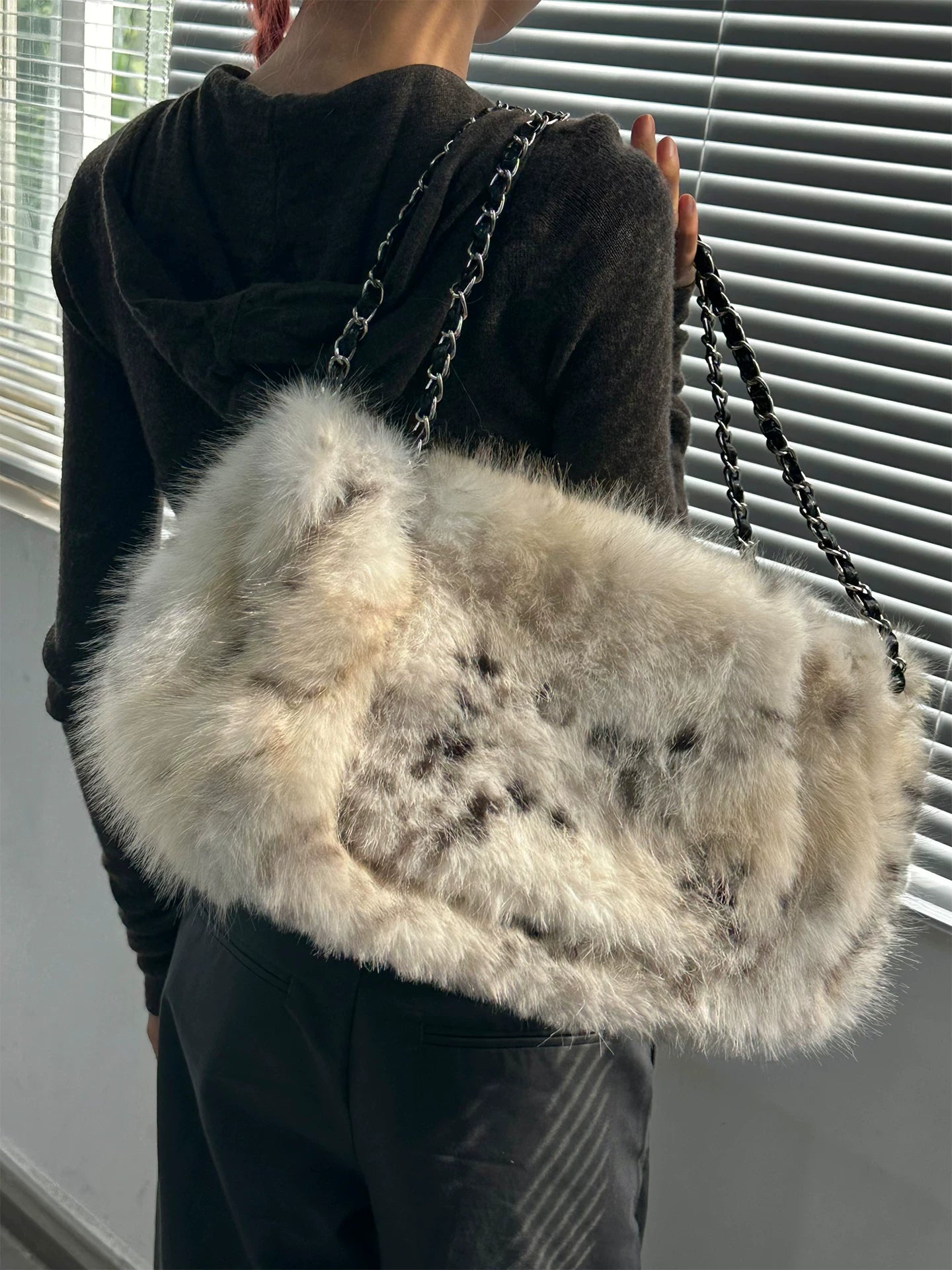 Faychui Snow Leopard Plush Chain Bag