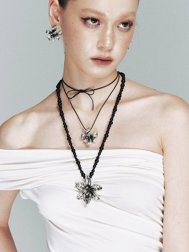 1JINN Beaded Metal Three-dimensional Flower Necklace