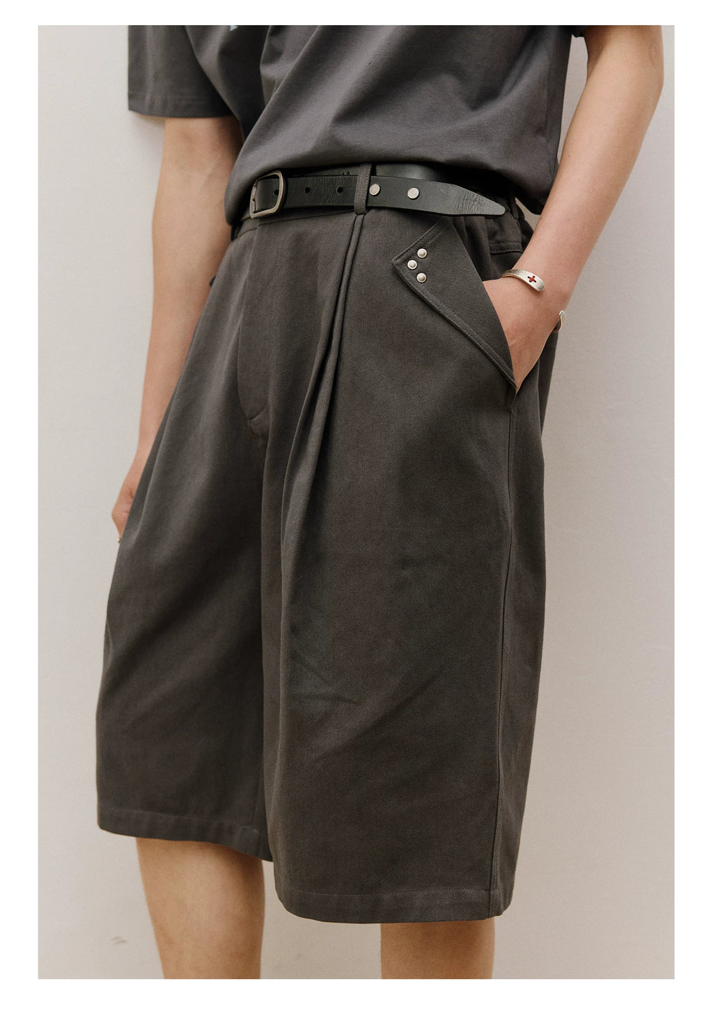 LR MADE Rivet Pleated Shorts