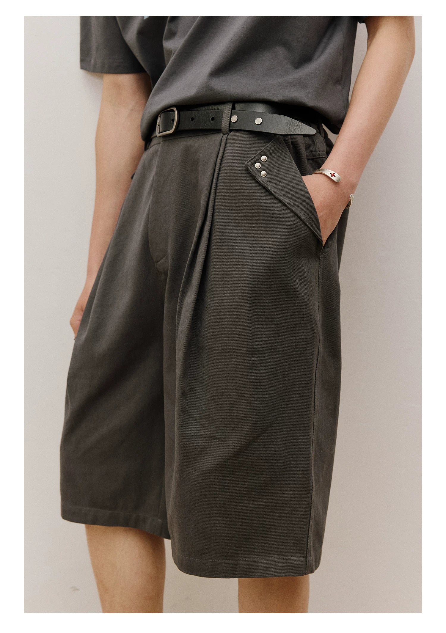 LR MADE Rivet Pleated Shorts